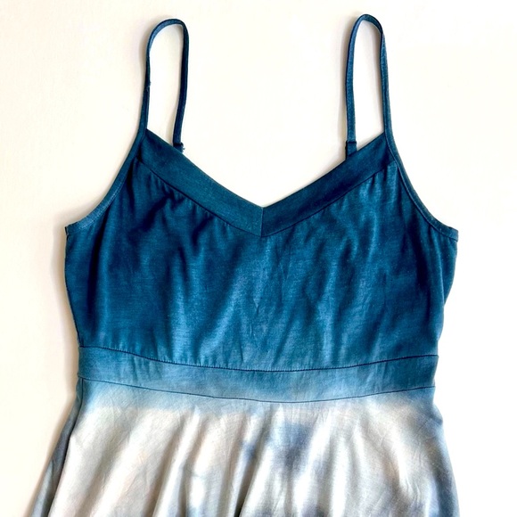 Sundress Hem & Thread - Picture 2 of 11